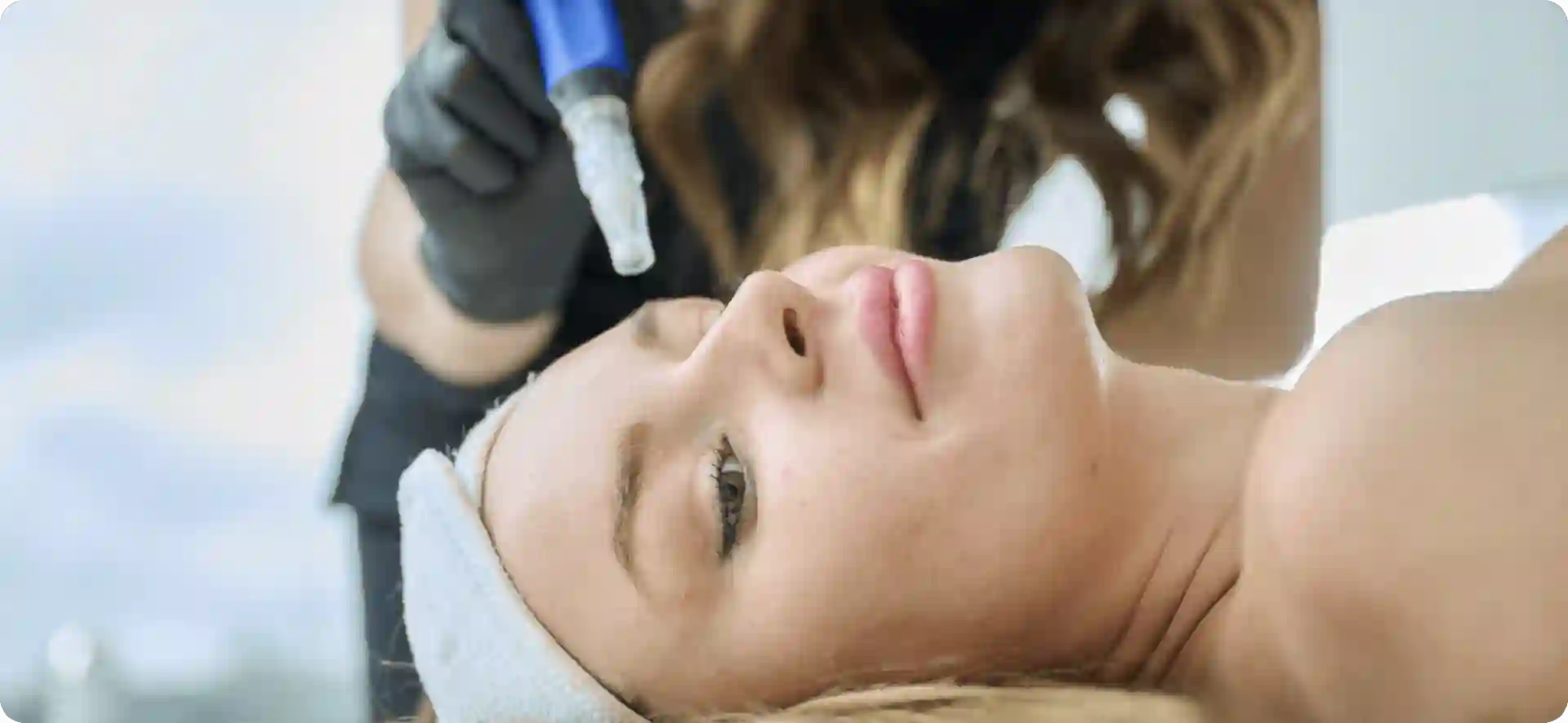 How Do Microneedles Trigger New Collagen and Elastin in Loose Skin Chelmsford?